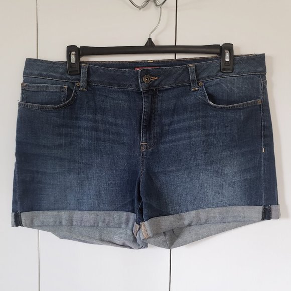 Tommy Hilfiger Cuffed Jean Shorts, Size 14 - Picture 1 of 5